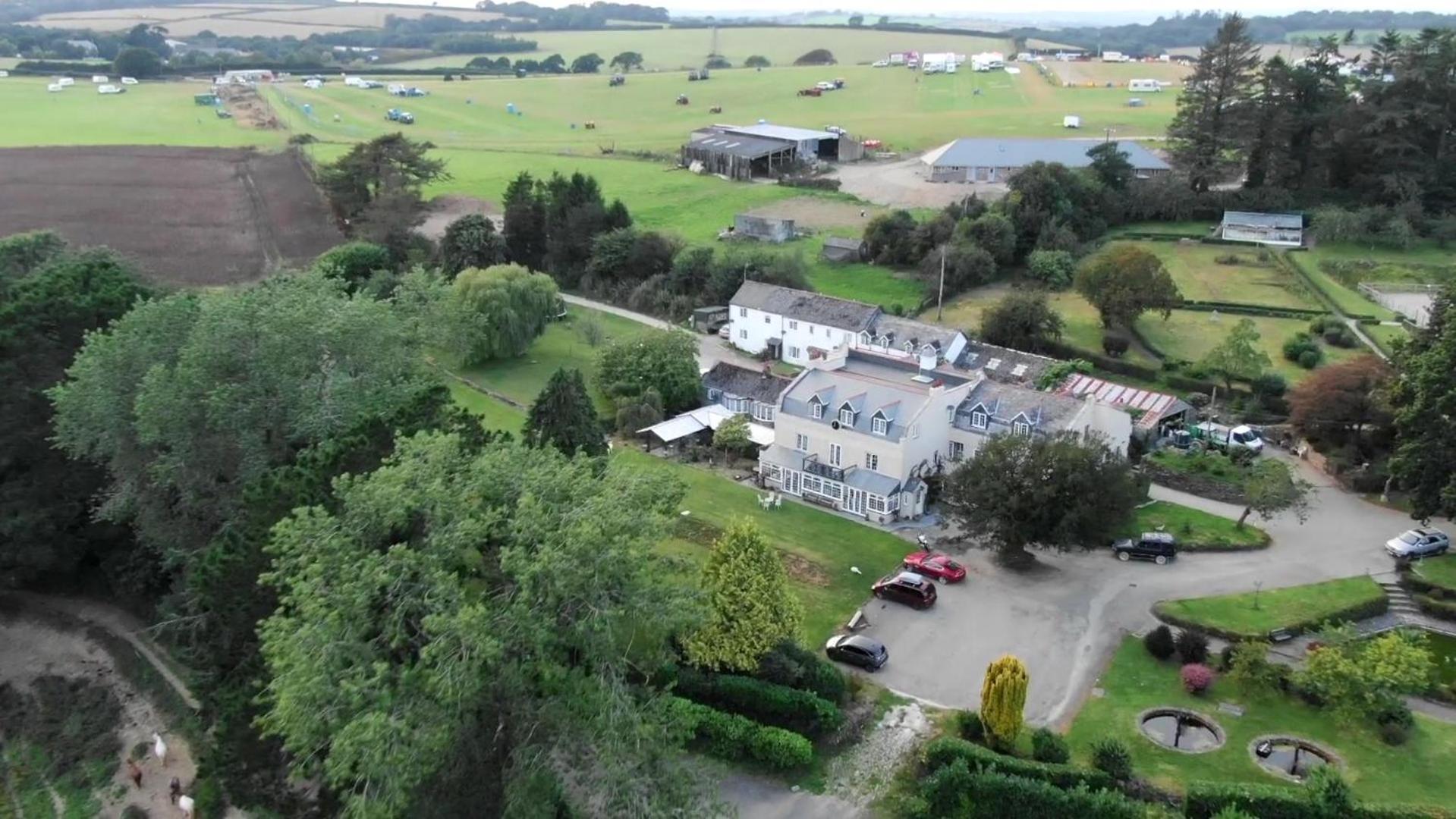 No 4 Trelawney Apartment - Onsite Bar - Restaurant - Horse Riding Menheniot Exterior photo