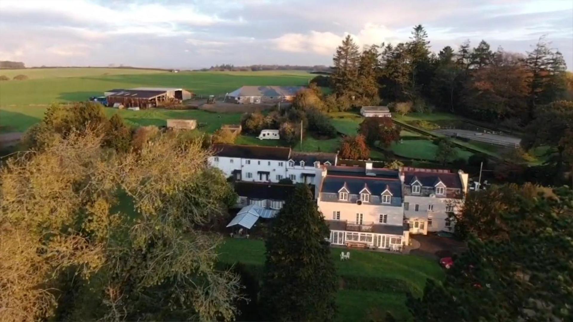 No 4 Trelawney Apartment - Onsite Bar - Restaurant - Horse Riding Menheniot Exterior photo